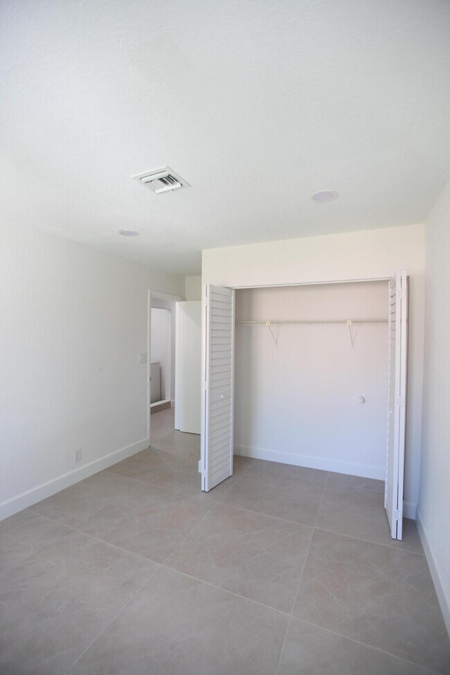 Building Photo - 1619 Cypress Pointe Dr