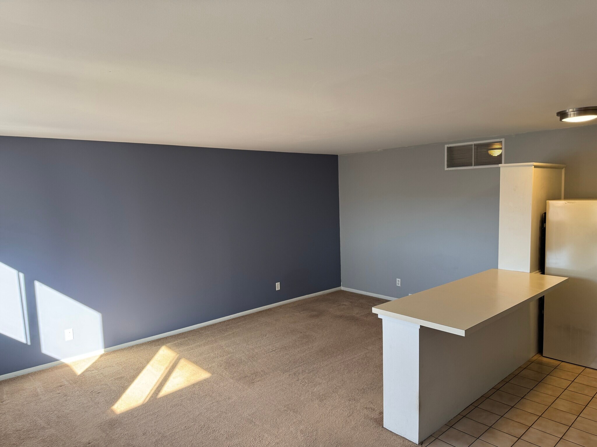 Building Photo - 10 Main St