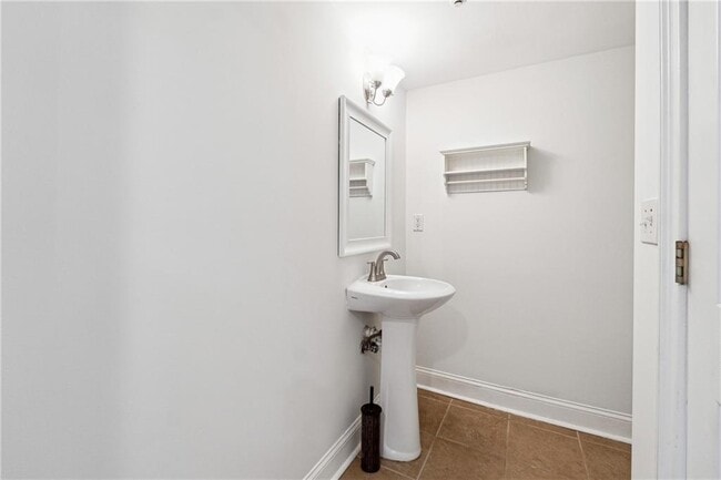 Building Photo - 121 Rondak Cir