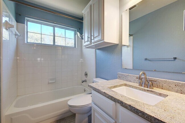 Building Photo - 4907 Craig Dr