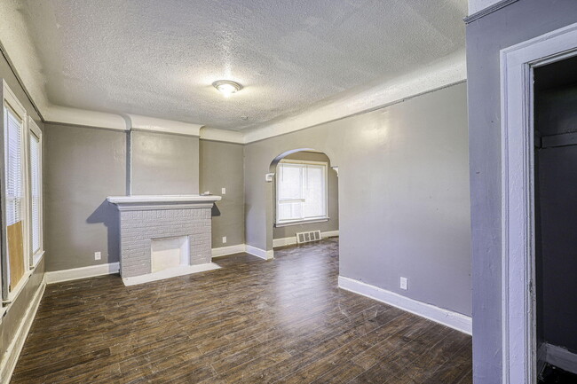 Building Photo - 3287 Tyler St