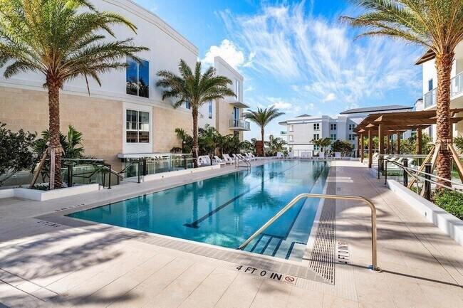 Building Photo - 200 SE Mizner Blvd