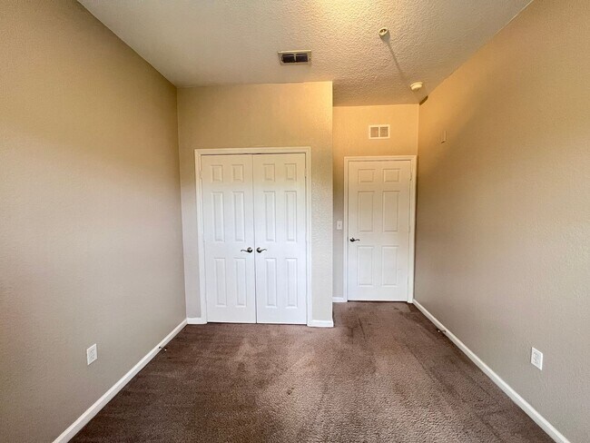 Building Photo - Great Apartment for rent!