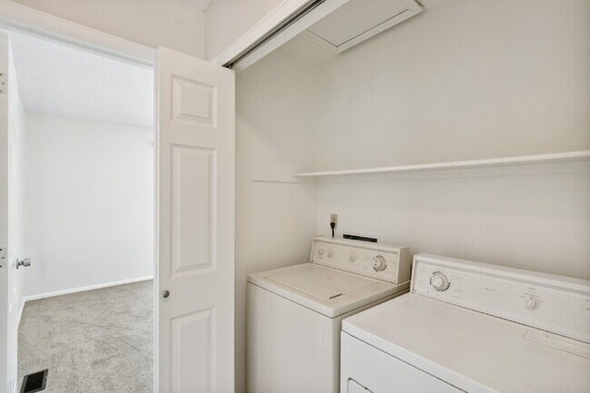Building Photo - 6067 Wisteria Dr