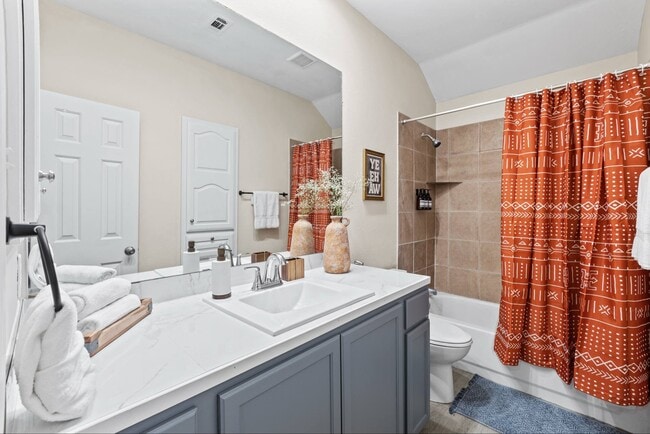 Building Photo - 2717 Orchid Dr