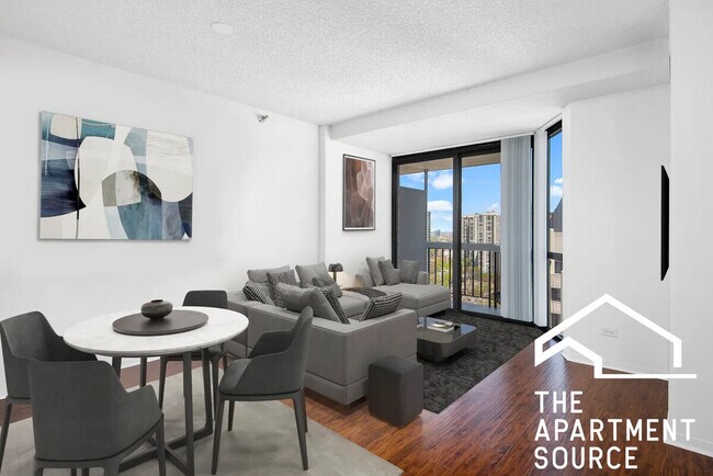 Building Photo - 1000 N La Salle Dr