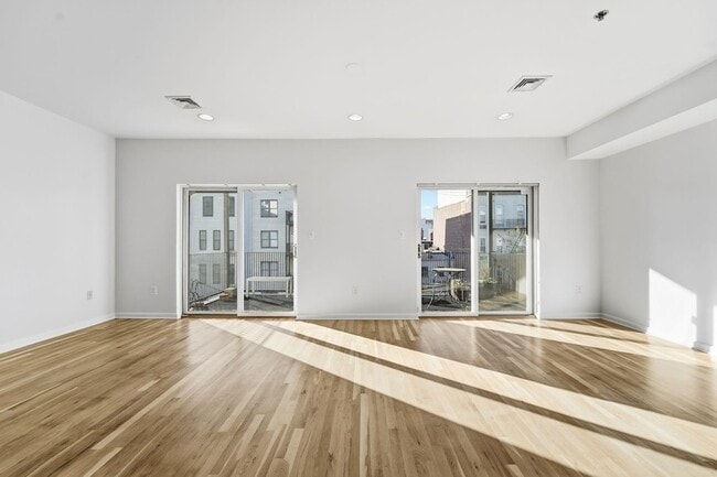 Building Photo - 86 Clinton St