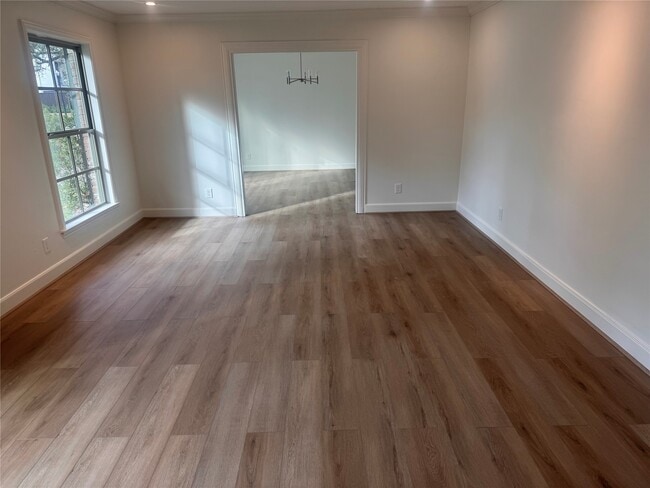 Building Photo - 4726 Ivanhoe St