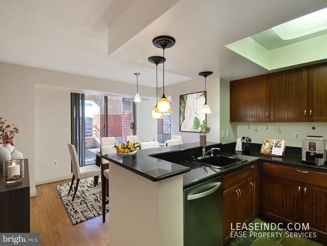 Building Photo - 1275 25th St NW
