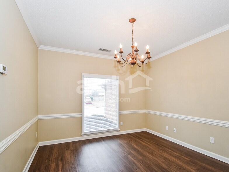 Building Photo - 1926 Bohemia Dr