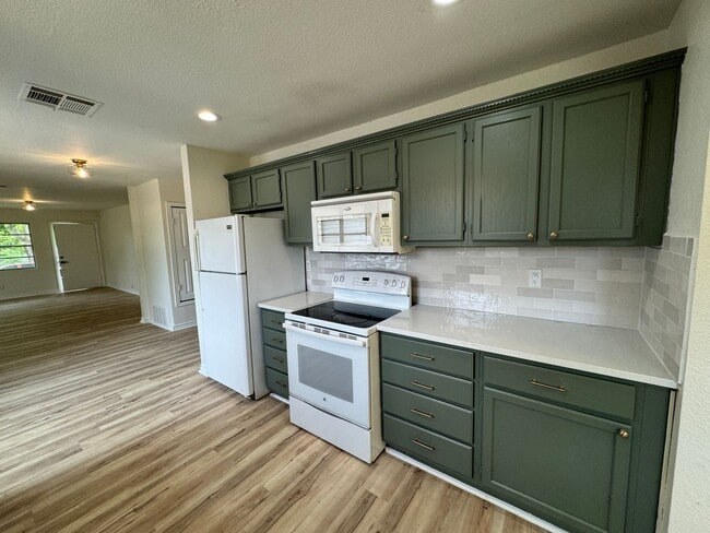 Building Photo - 3-Bedroom House for Rent in Copperas Cove