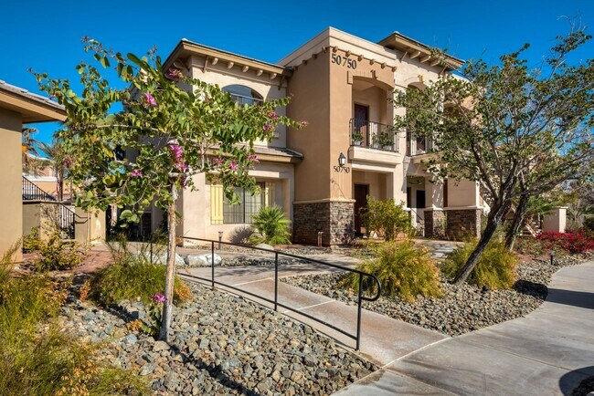 Building Photo - 50750 Santa Rosa Plz