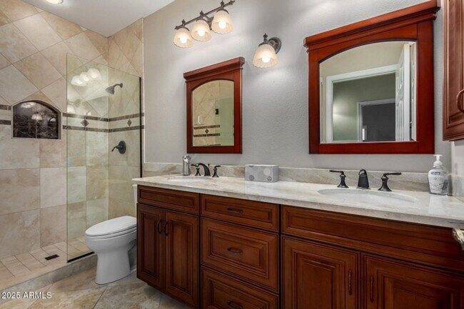 Building Photo - 4 Bedroom 2 Bathroom Scottsdale Ranch Home