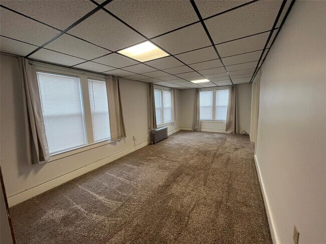 Building Photo - 3300 E Main St