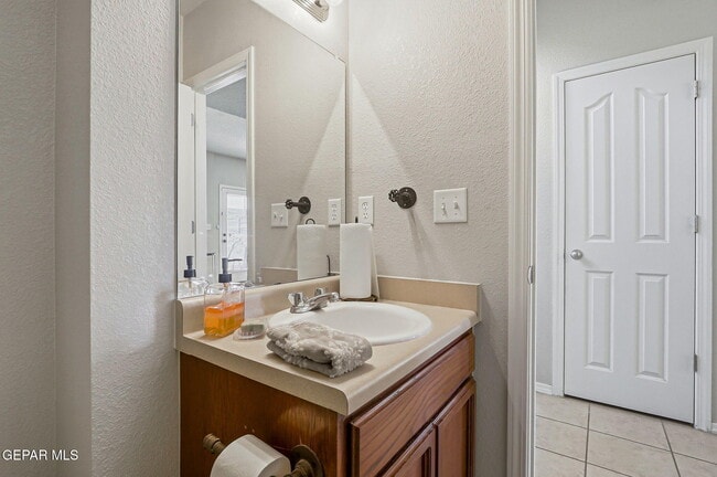 Building Photo - 14220 Firewood Dr