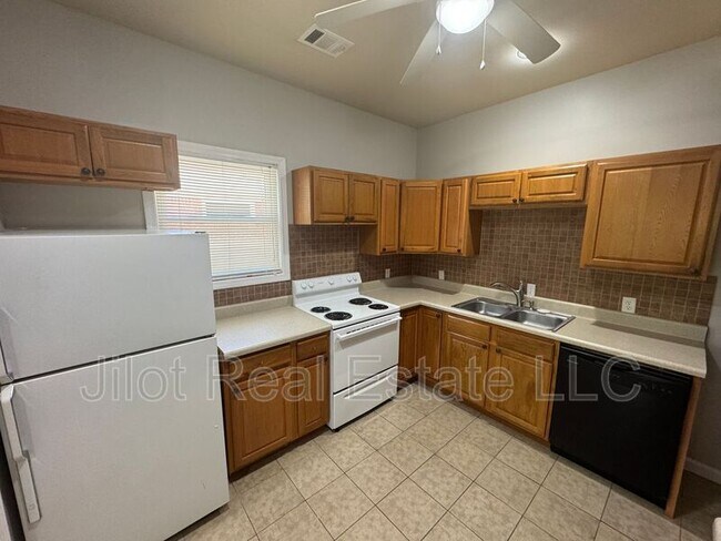 Building Photo - 1366 Clermont Ave