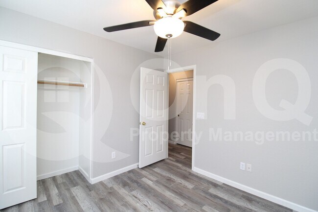 Building Photo - 31402 N Cactus Dr