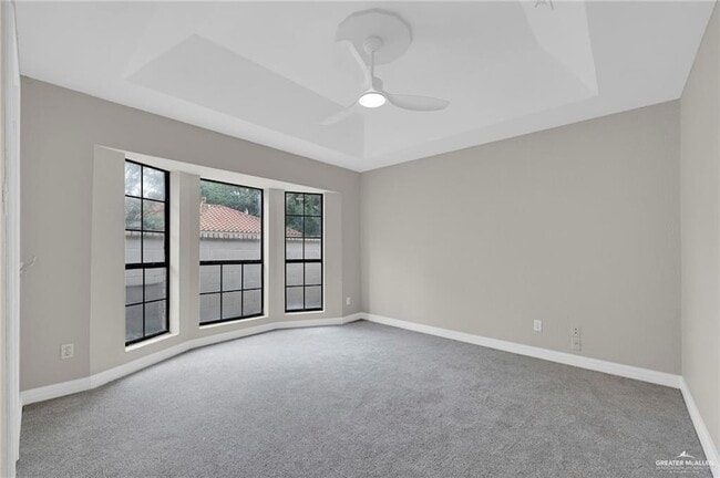 Building Photo - 9812 Las-Palmas Dr