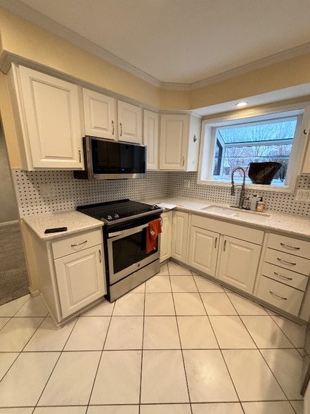 Building Photo - 5138 Hale Dr