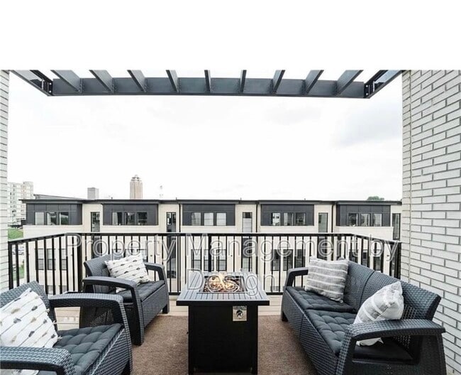 Building Photo - 1367 Keosauqua Way