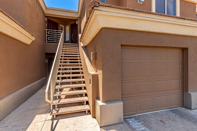 Building Photo - STUNNING UPDATED 1 BED / 1 BATH BILTMORE A...