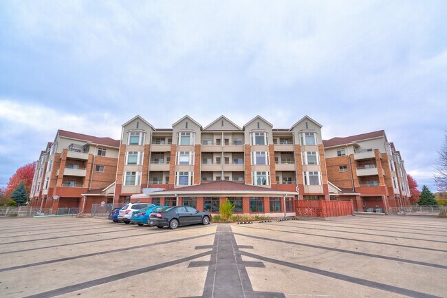 Building Photo - 301 Harbour Town Dr