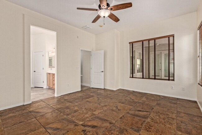 Building Photo - 3 Bedroom with Den in Chandler