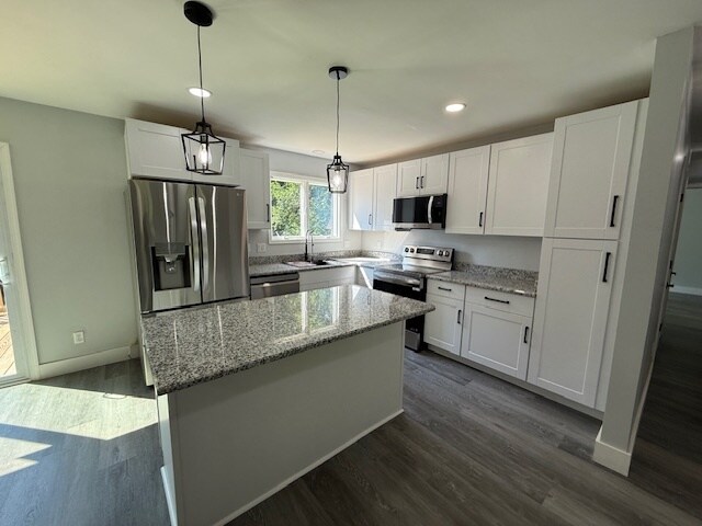 Building Photo - 305 Rollingwood Rd