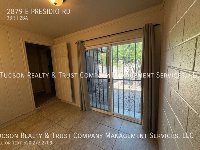 Building Photo - 2879 E Presidio Rd