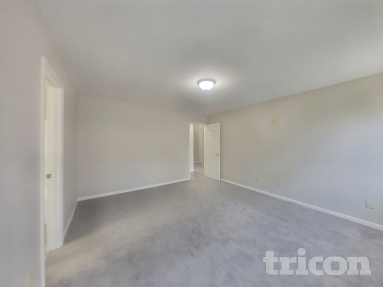 Building Photo - 4831 Dietzen Blvd