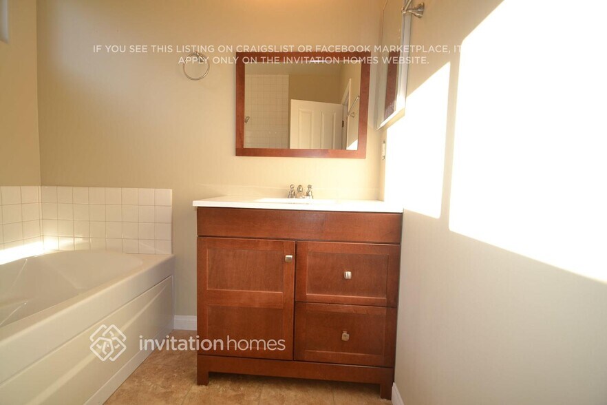 Building Photo - 113 E Bonita Dr