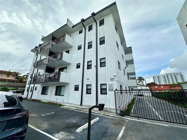 Building Photo - 529 SW 4th St