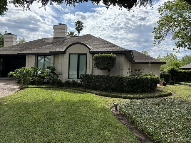 Building Photo - 11 SW Greenbriar Square