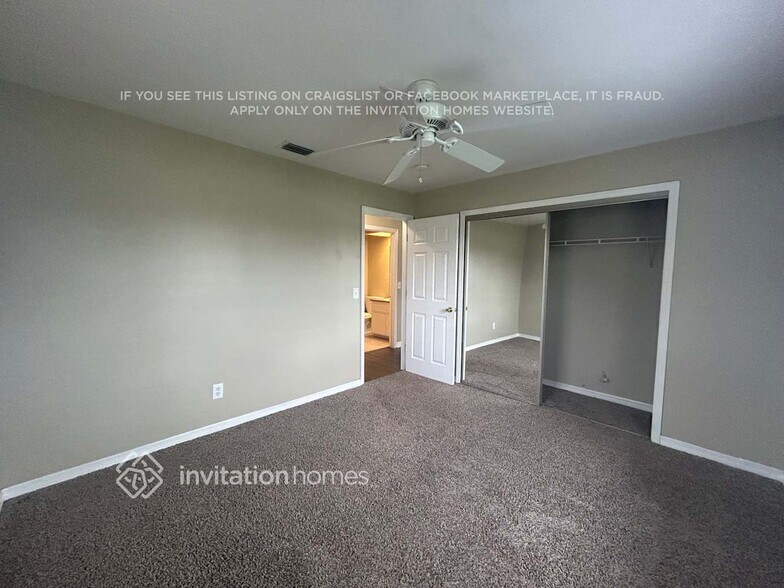 Building Photo - 5244 SW 19th Pl