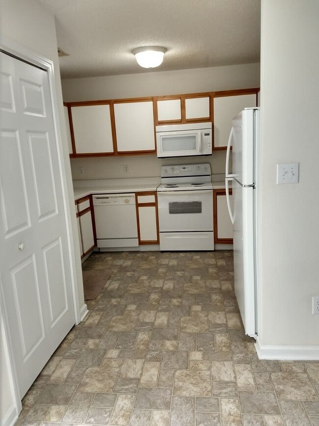 Building Photo - 63 Pirates Cove Dr