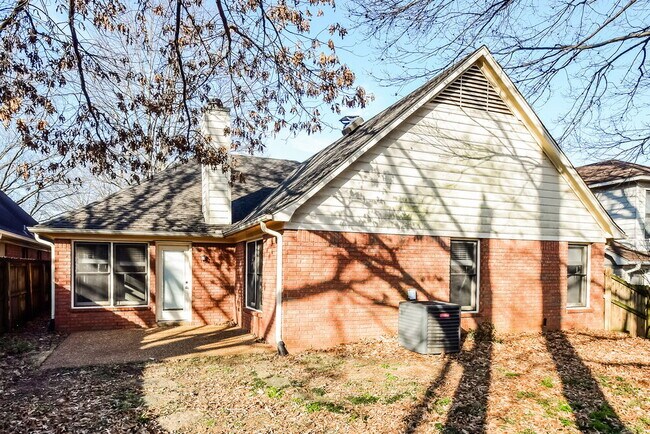 Building Photo - 1562 Appling Wood Cove N