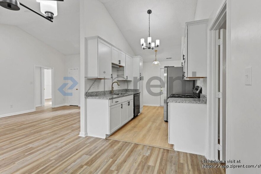 Building Photo - 4711 Avalon Forest Ln