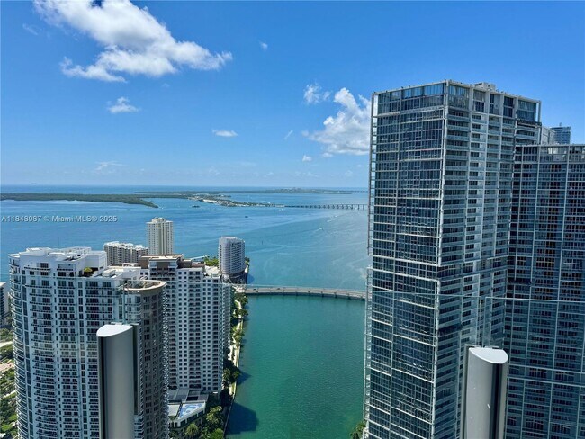 Building Photo - 300 Biscayne Blvd Way