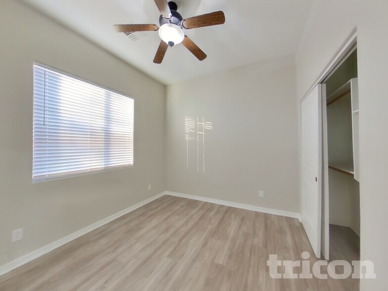 Building Photo - 9474 W Pineveta Dr