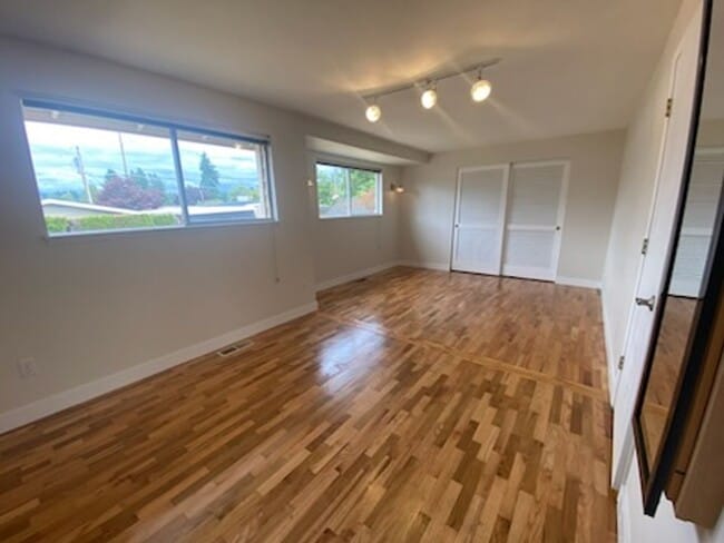 Building Photo - 1050 Tacoma Ave NE