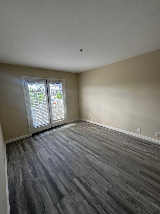 Building Photo - 106 Dije Ct