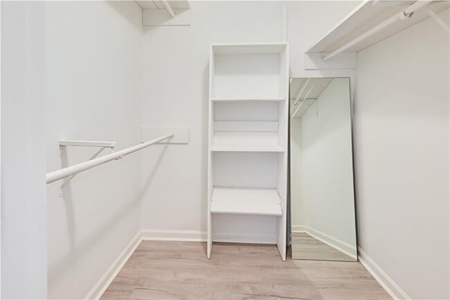 Building Photo - 4711 Nutmeg Way SW