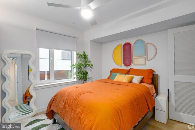 Building Photo - 2009 N Howard St