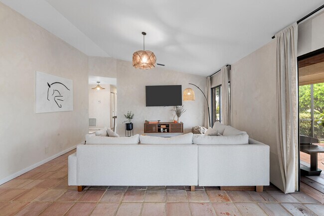 Building Photo - 12541 Shoreside Ln