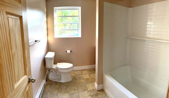 Building Photo - 19 Rutter St