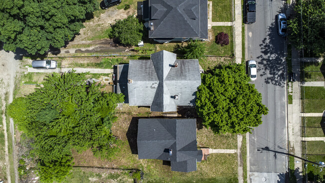 Building Photo - 113 8th St