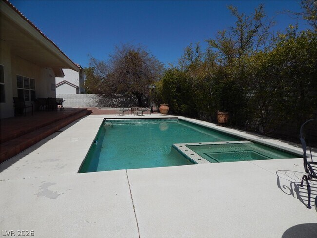Building Photo - 1320 Crystal Valley Dr