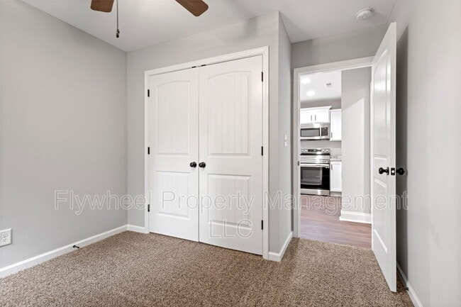 Building Photo - 2645a Bell St