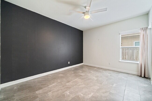 Building Photo - 3922 Pennine Way