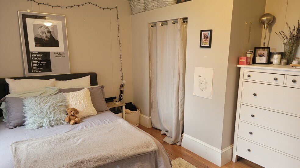 Building Photo - 1066 Commonwealth Ave